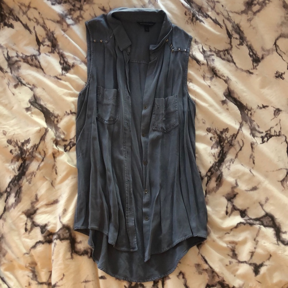 Rock & Republic sleeveless buttoned shirt